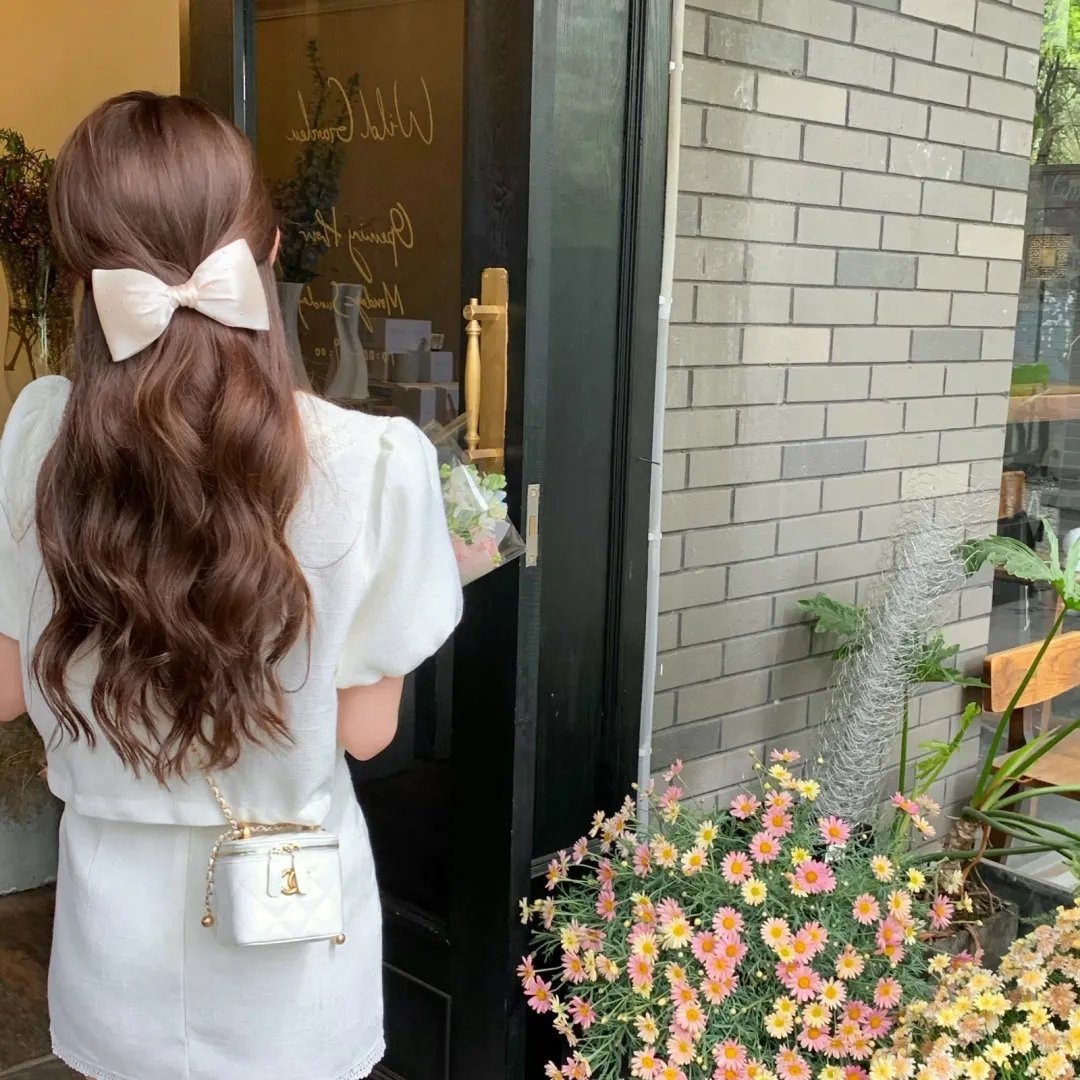 别担心,他不会走远的